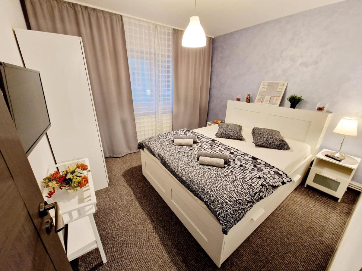 B&B Reşiţa - Marcos Apartments - Stanisoarei - self check-in - Bed and Breakfast Reşiţa