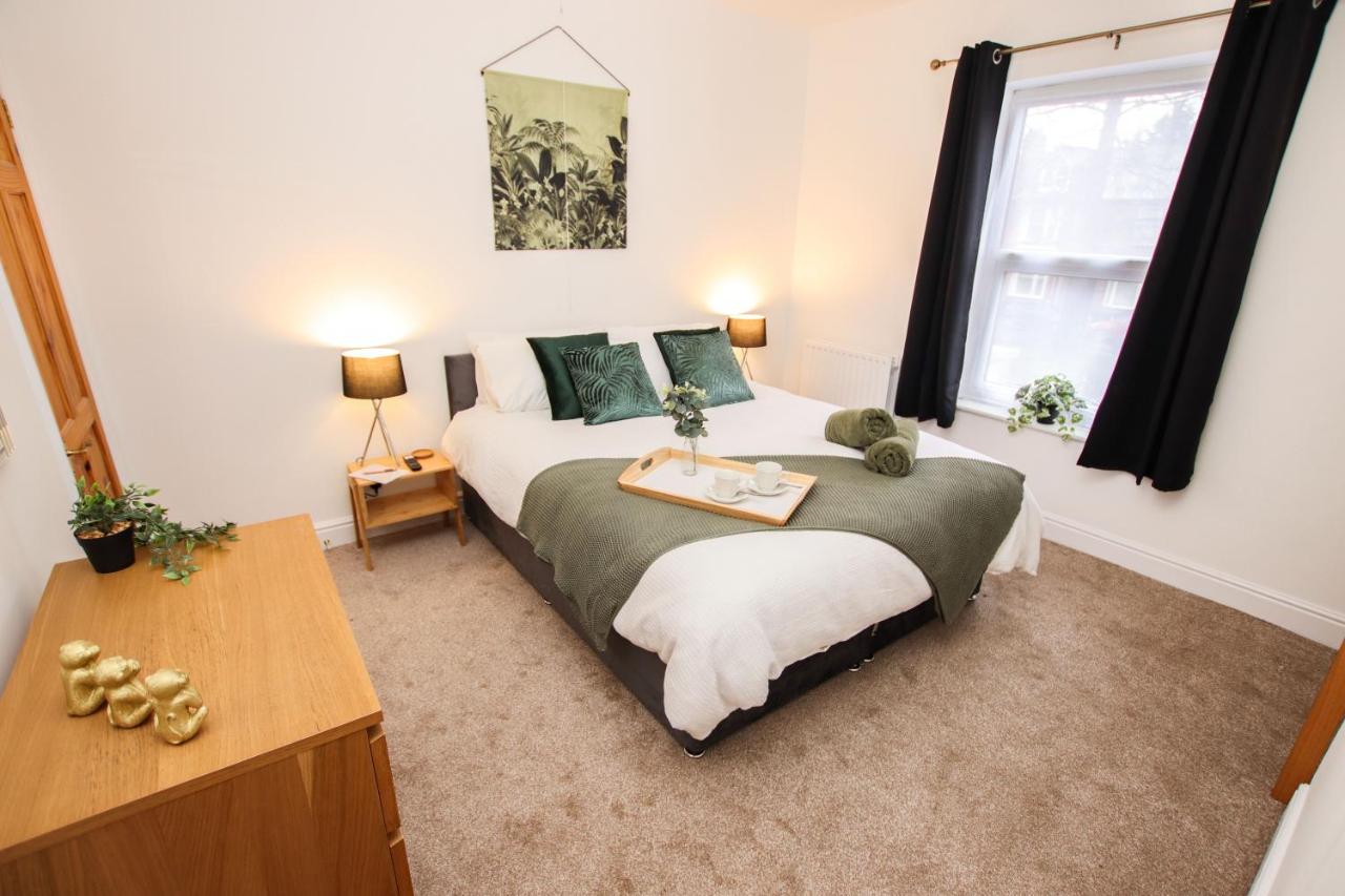 B&B Lincoln - Modern, stylish city centre 3 bed property sleeps 6 - Bed and Breakfast Lincoln