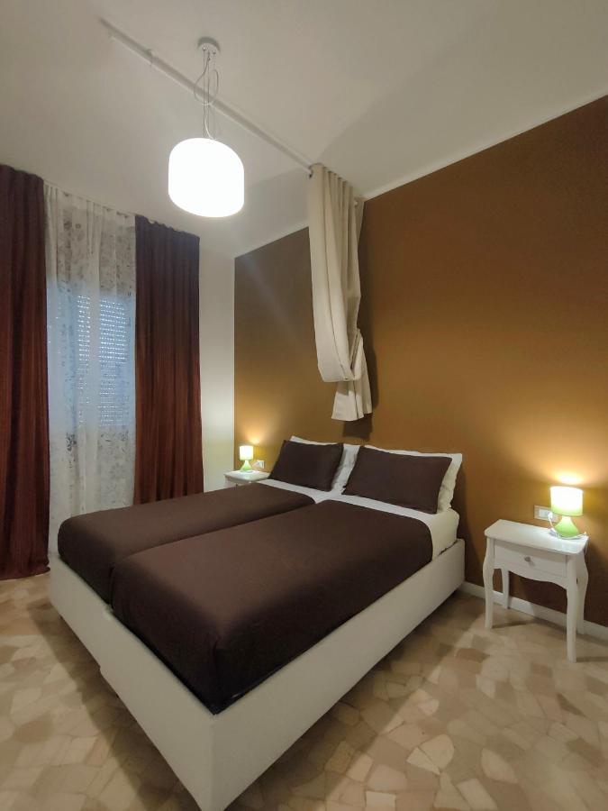 Single Bed in Mixed Dormitory Room