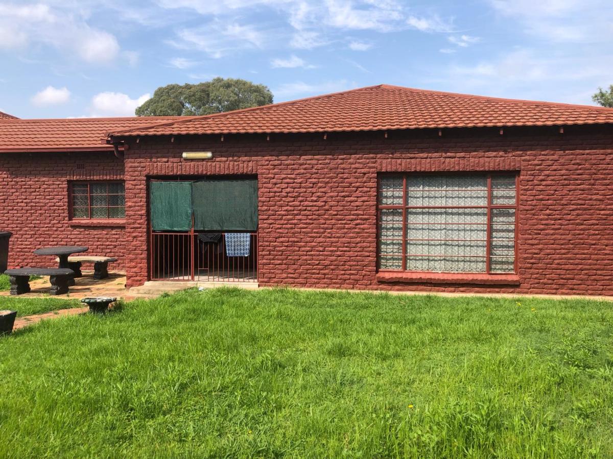 Captivating 1-Bed Studio in Springs - Home Way - Bed and Breakfast Springs