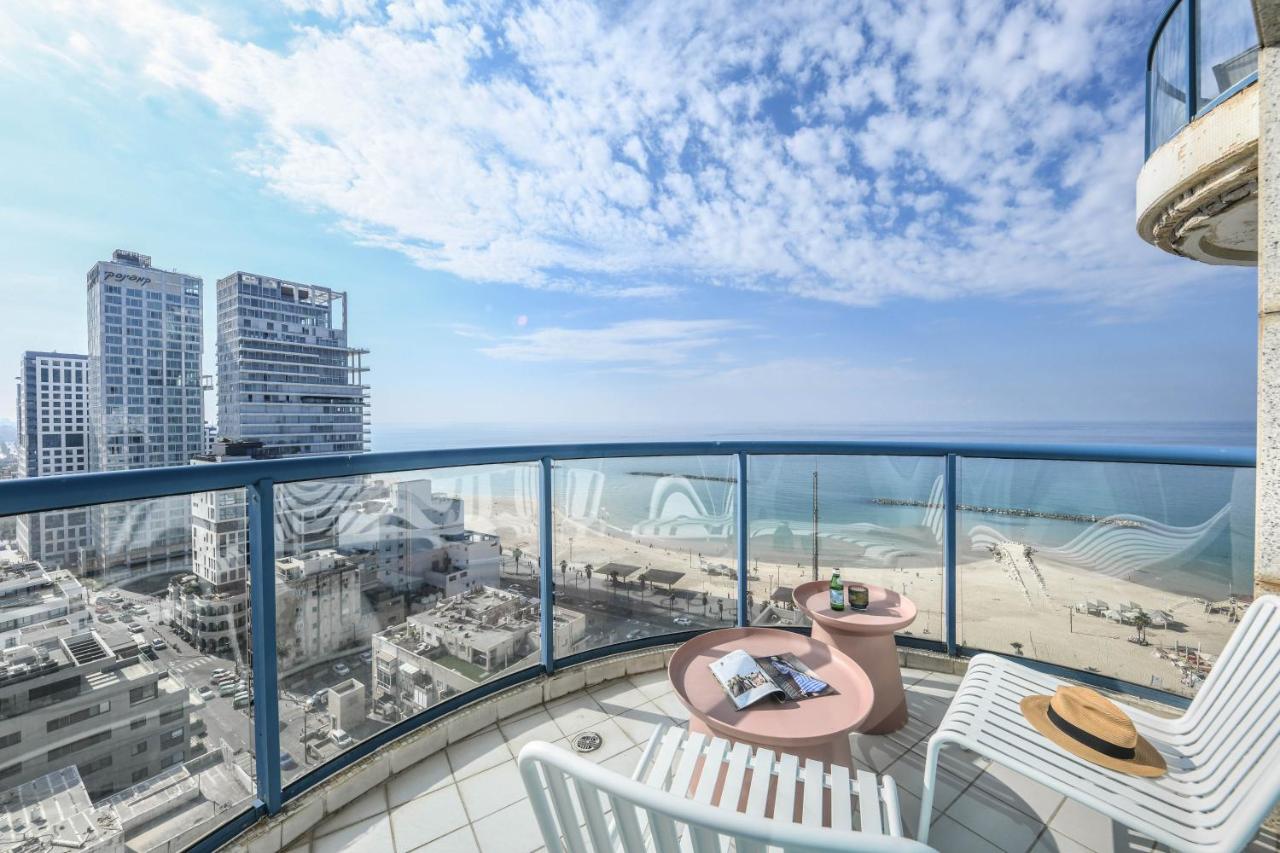 Superb Beachfront Apartments with Shelter by Sea N' Rent - B&B