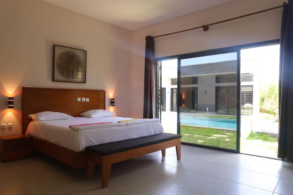 B&B Kribi - Villa Tiana - 3Bedroom Villa with private pool. - Bed and Breakfast Kribi