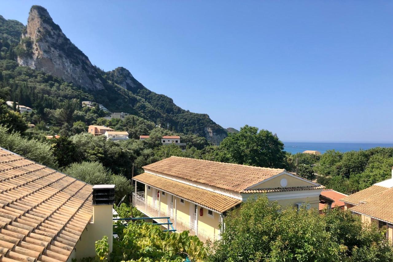 Sebastian's - Agios Gordios Beach - B&B