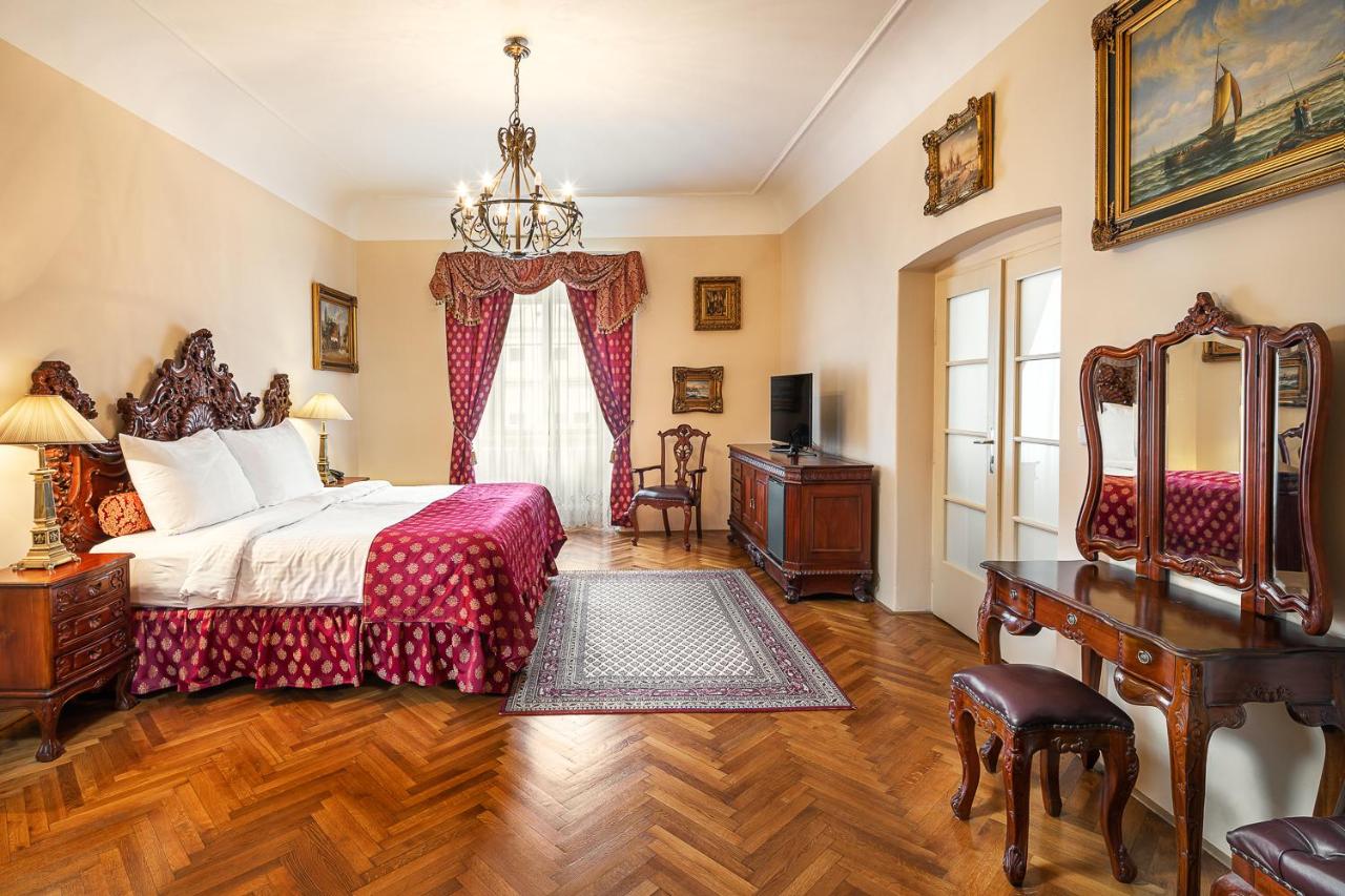 Family Two-Bedroom Apartment with View