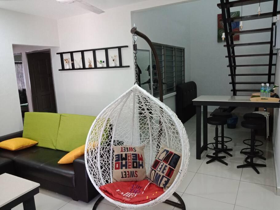 AVENUE HOMESTAY 5 Room 4 Toilet 4 MINUTES TO TOWER - Chambres d'hôtes Teluk Intan