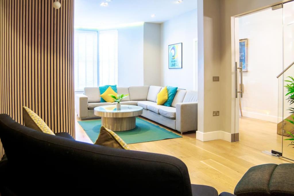 Edge14- spacious, stylish and near the beach! - B&B Newquay