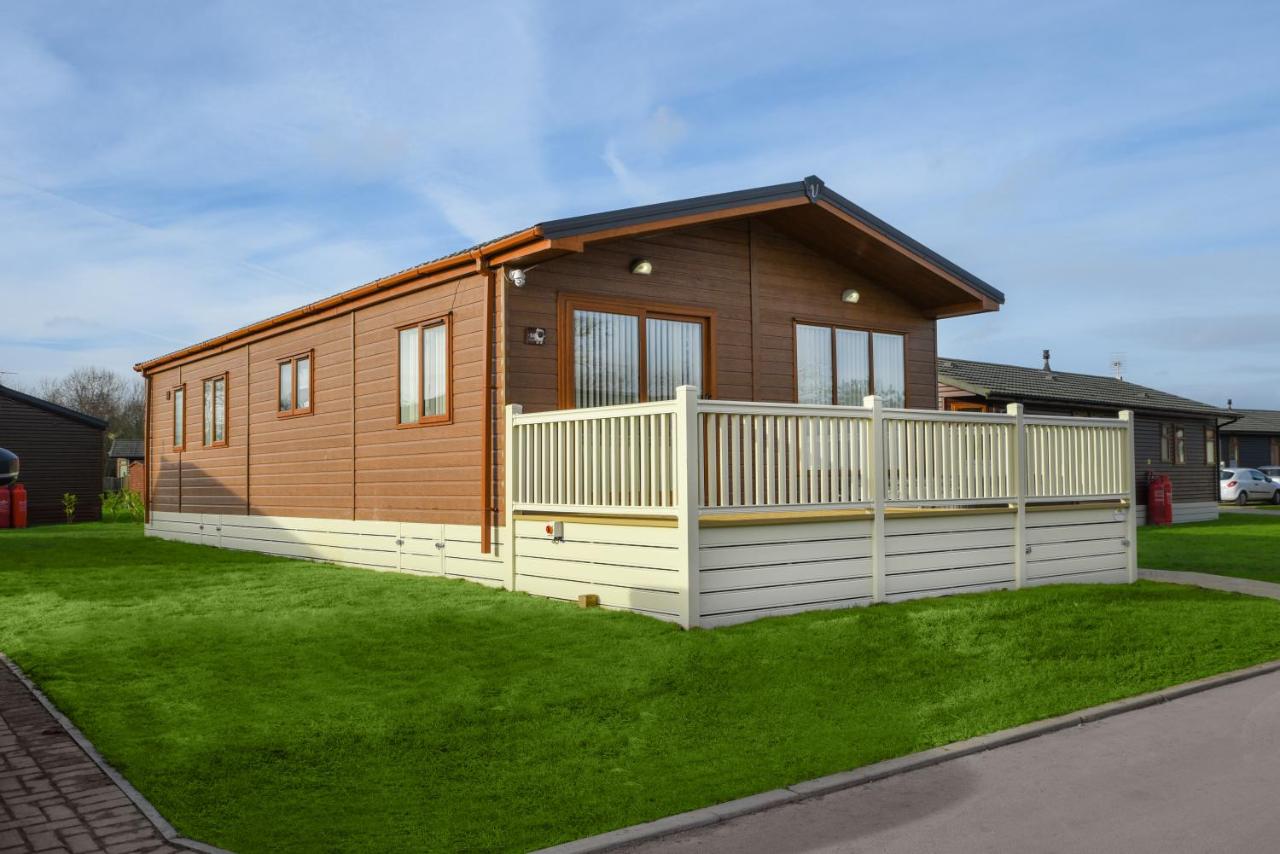 Rowan Lodge with Hot Tub - Chambres d’hôtes Malton