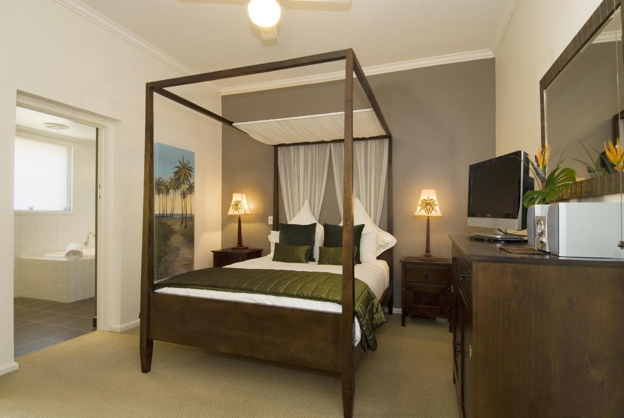 Deluxe Suite with Spa Bath