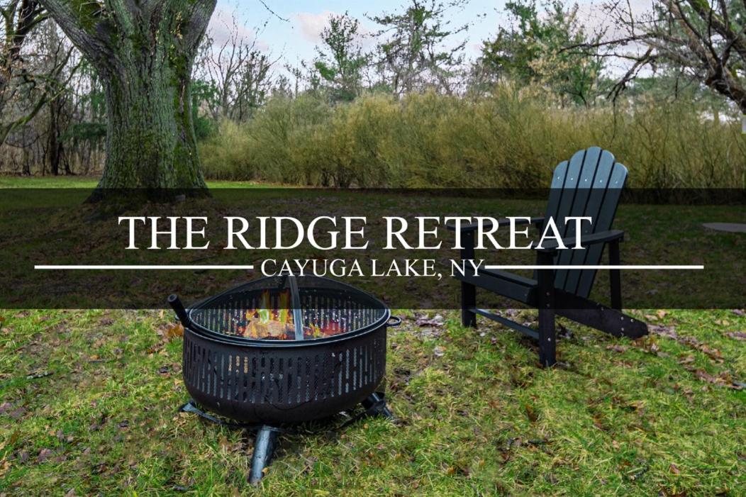3BR/2BA Lakehouse 10 min to town - Chambres d’hôtes