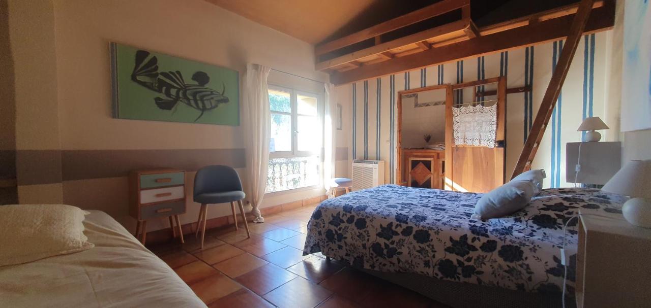 Deluxe Room (2 Adults + 1 Child)