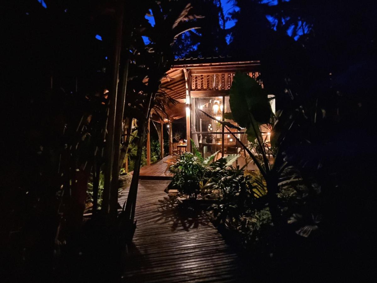 Villa Mahadevi Jungle Retreat Joglo 3 - Chambres d’hôtes Ubud