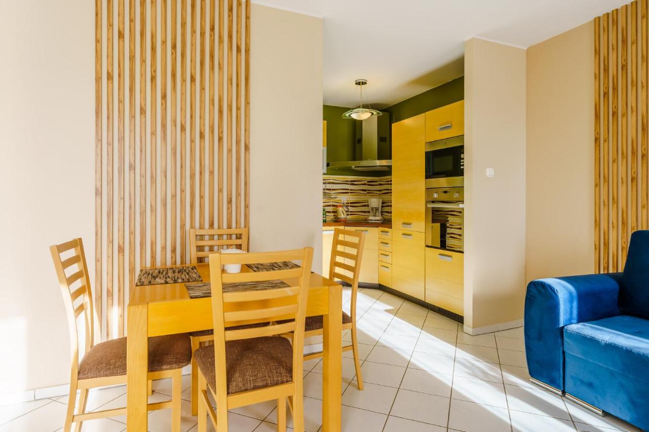 Apartament Klonowa Kołobrzeg przy morzu z garażem - Chambres d'hôtes Kołobrzeg