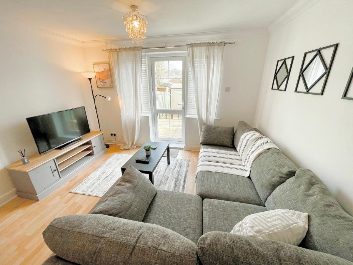 B&B Kent - Bright and modern 4-bed townhouse with garden near town centre - Bed and Breakfast Kent