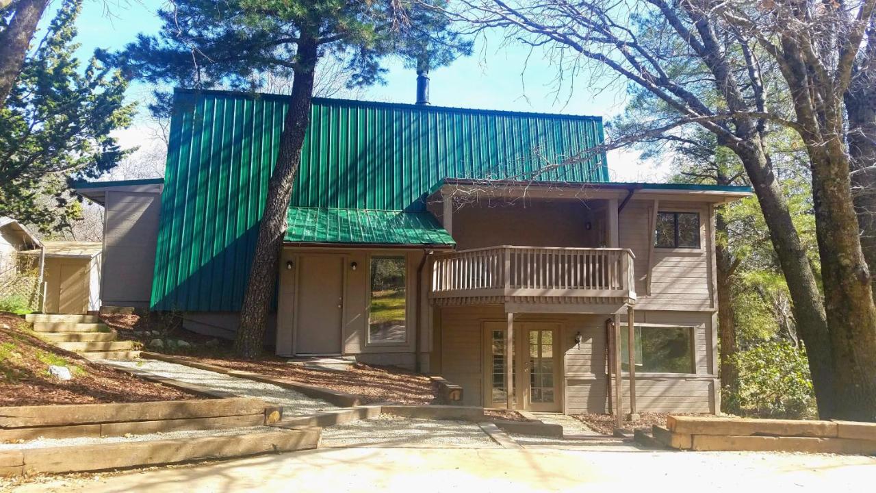 Julian House of Games - B&B