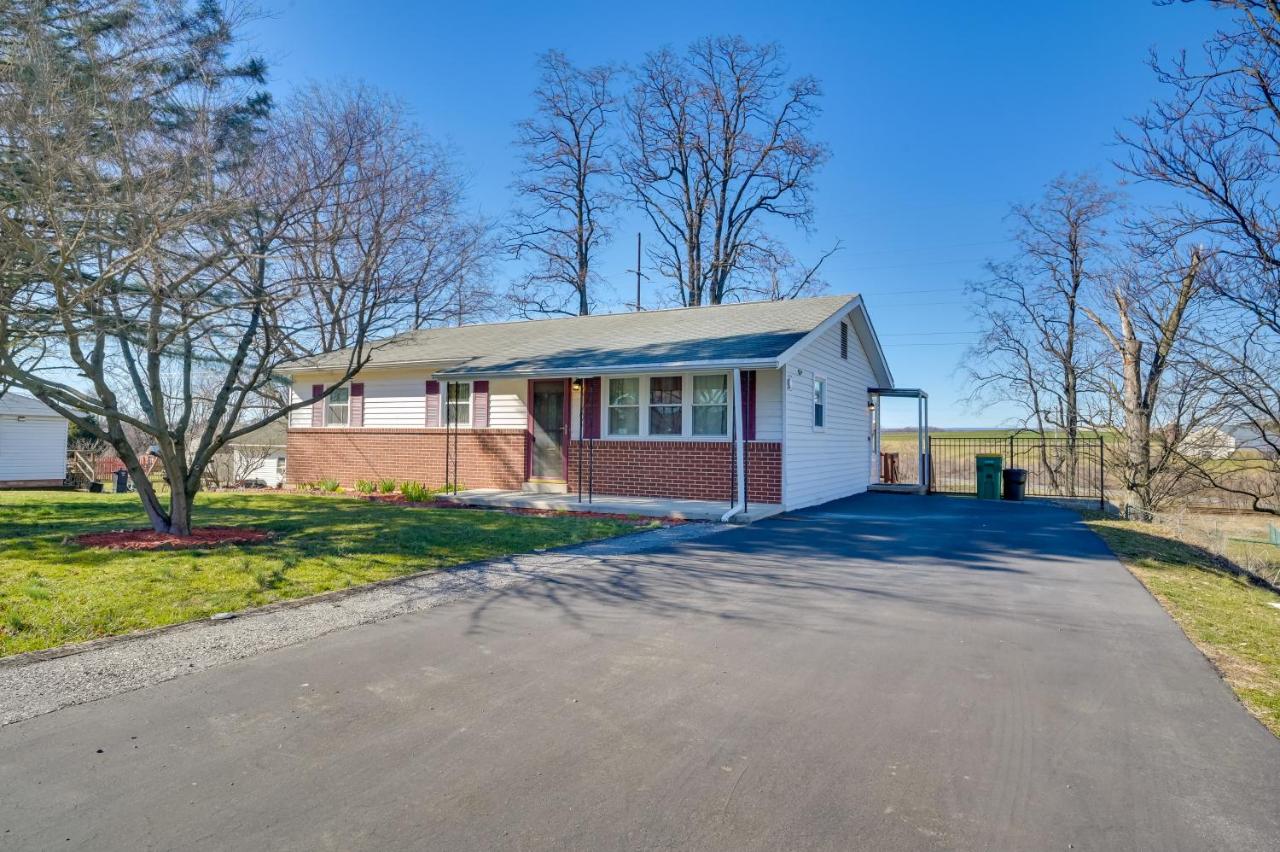 Deck & Grill: Convenient Home in Hummelstown - B&B Hummelstown