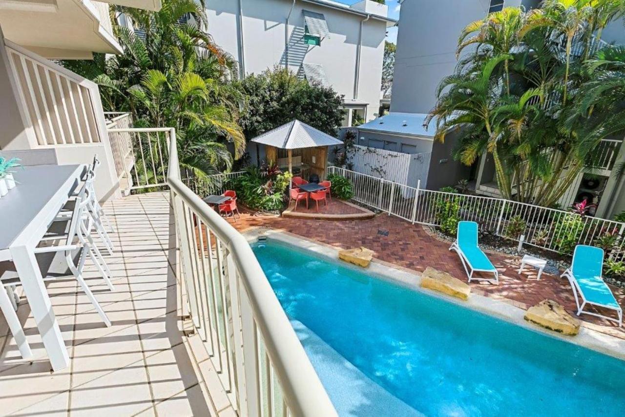 Apartment with Pool View 