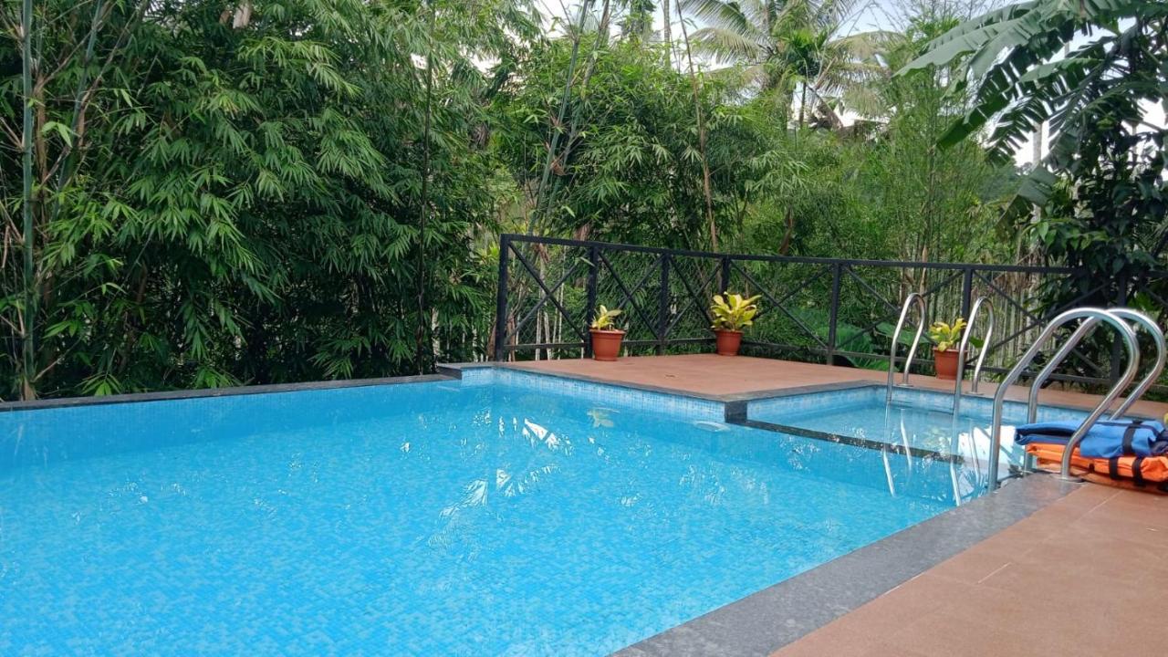 B&B Padinjarathara - Golden Cypress Resort with Pool -Wayanad - Bed and Breakfast Padinjarathara