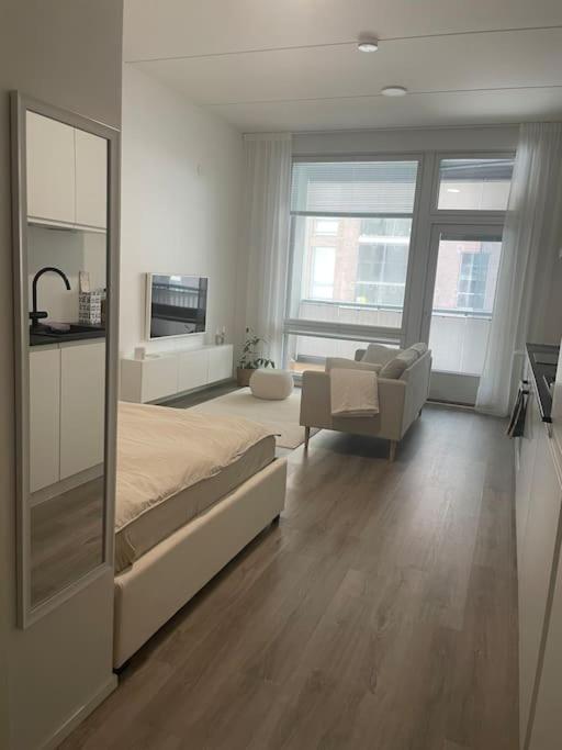 Yksiö loistavalla sijainnilla sekä yhteyksillä - Chambres d’hôtes