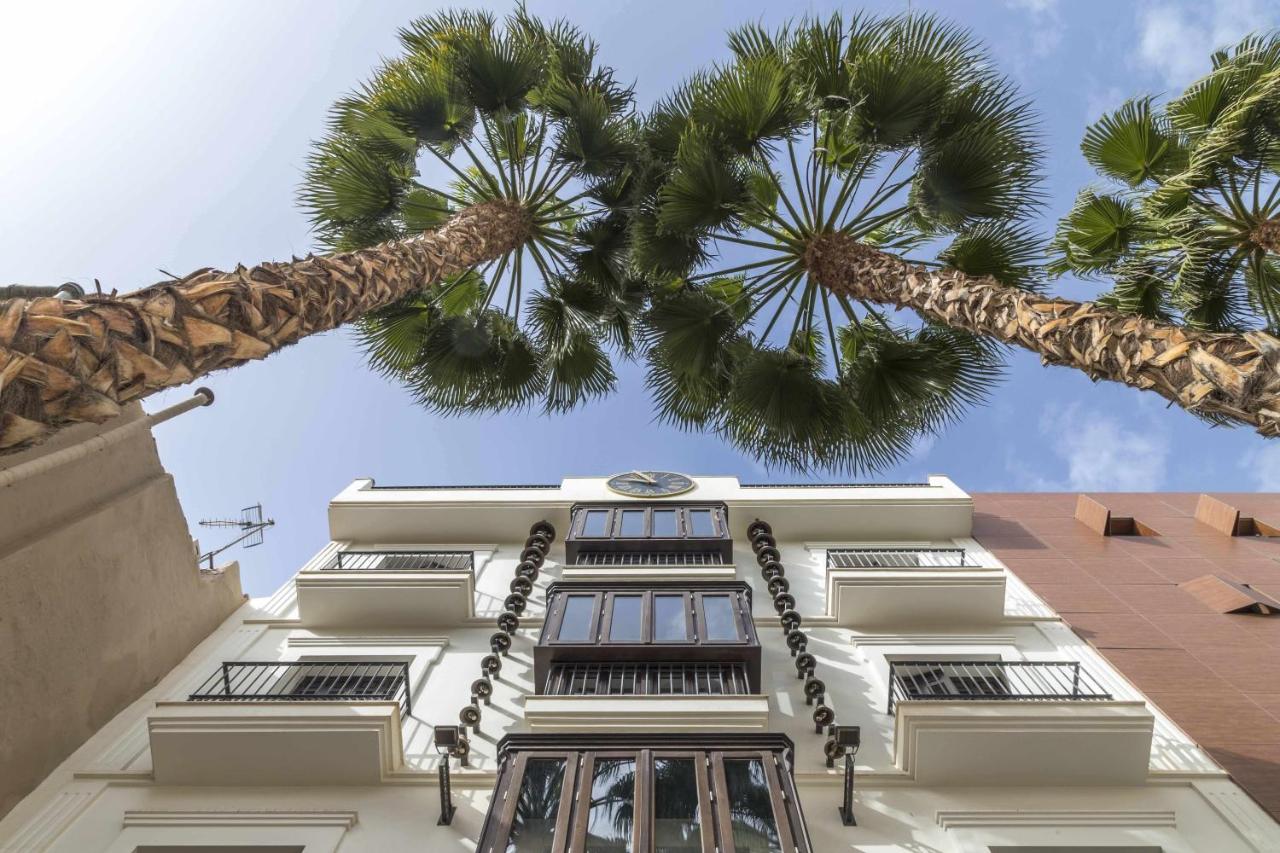 THE CLOCK HOUSE - Luxury Urban Suites - B&B