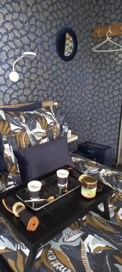 Suite INDIGO JACUZZI PRIVE PISCINE VUE MER acces cuisine laverie - B&B