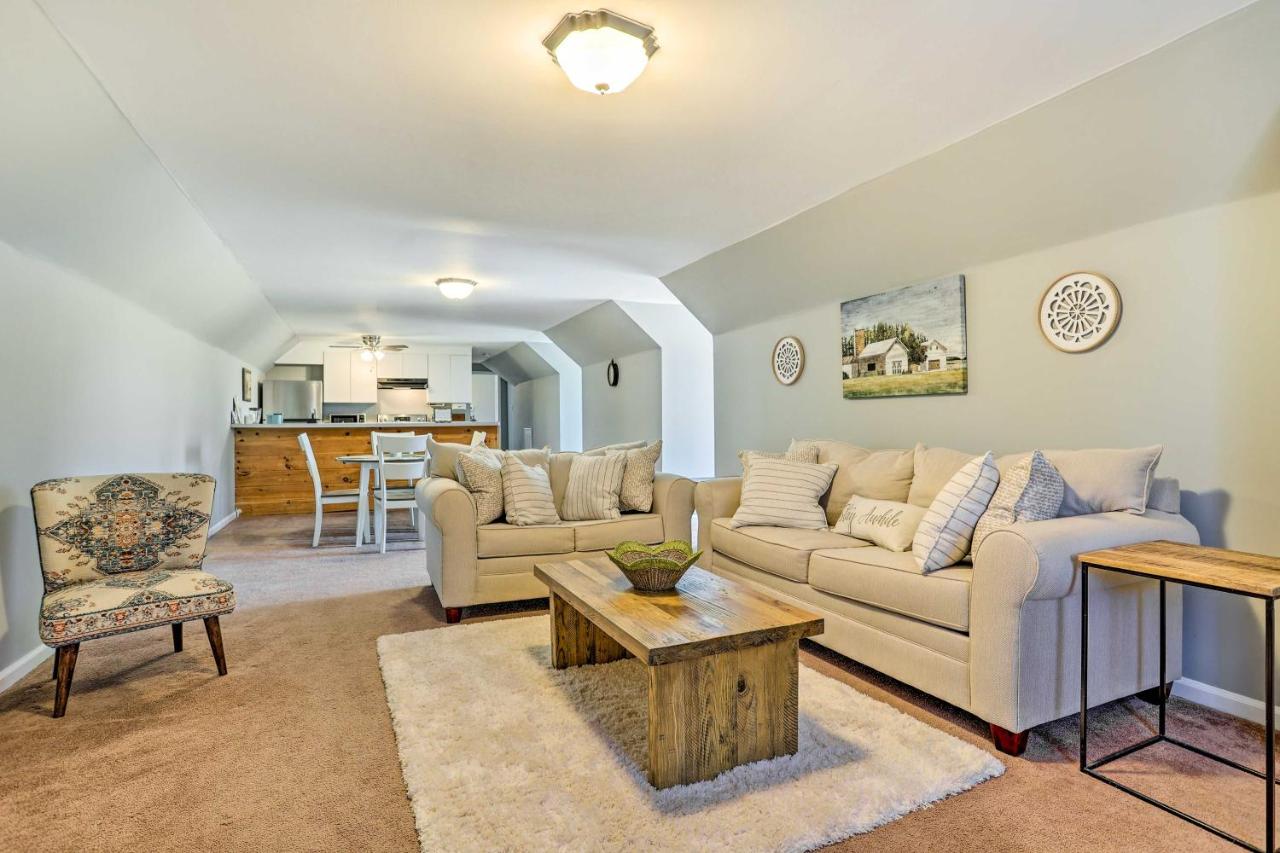 Farmhouse Vacation Rental about 21 Mi to Philly! - B&B Sewell