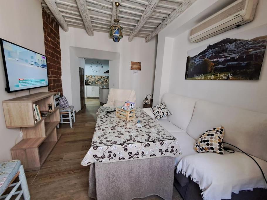 Vivienda Rural Sentirte 2 Centro de Aracena - Chambres d’hôtes