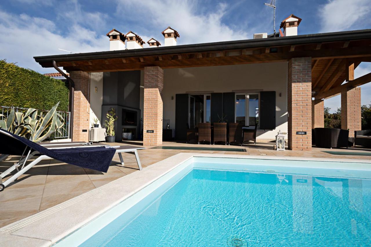VILLA LOVE - Regarda Travel - Bed and Breakfast