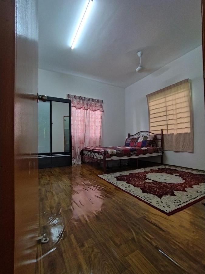 NASA HOMESTAY - Bed and Breakfast Kampong Bukit Berangan