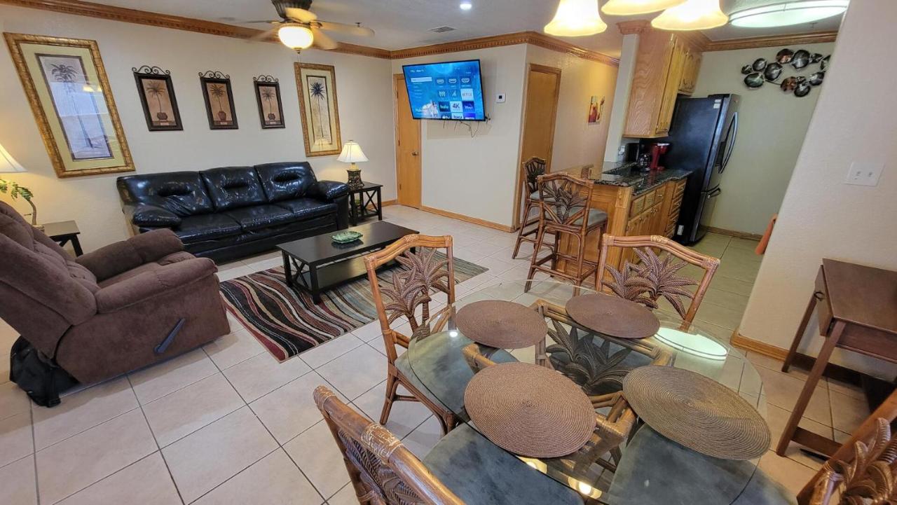Campeche Triplex Unit C - B&B
