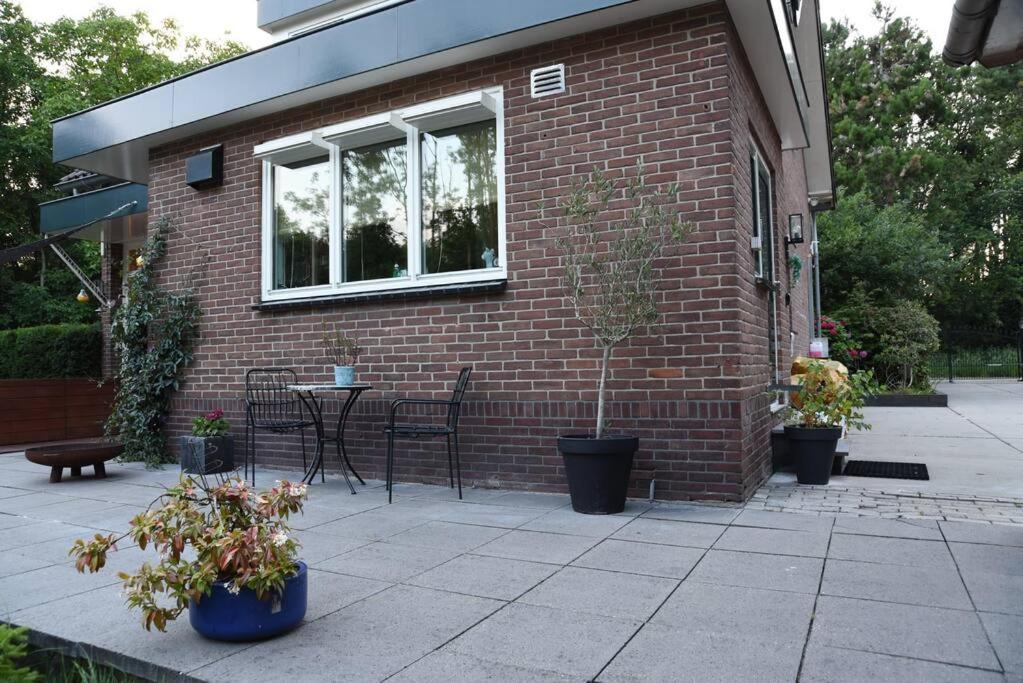 Villa in the forest of Amsterdam with Pool - B&B