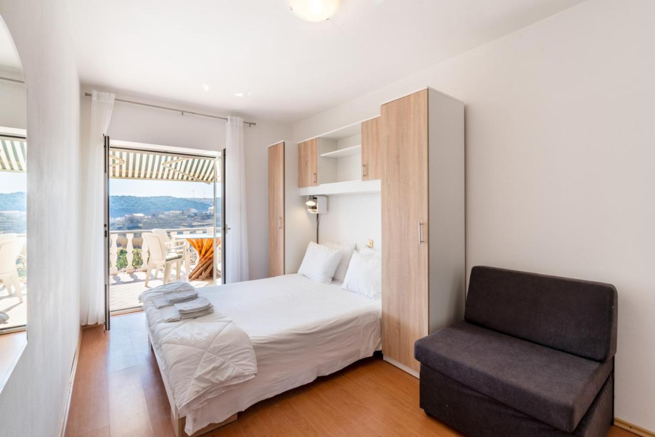 Apartamento de 2 dormitorios con terraza