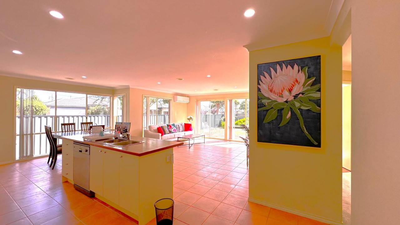 Boardwalk House by GoodLive - B&B Point Cook