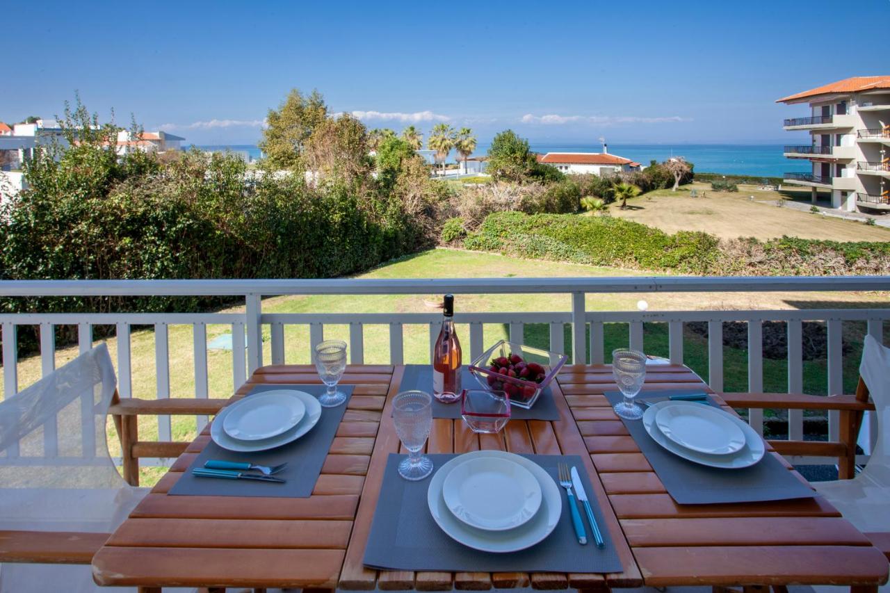 Calypso beach front apartment - Bed and Breakfast Hanioti