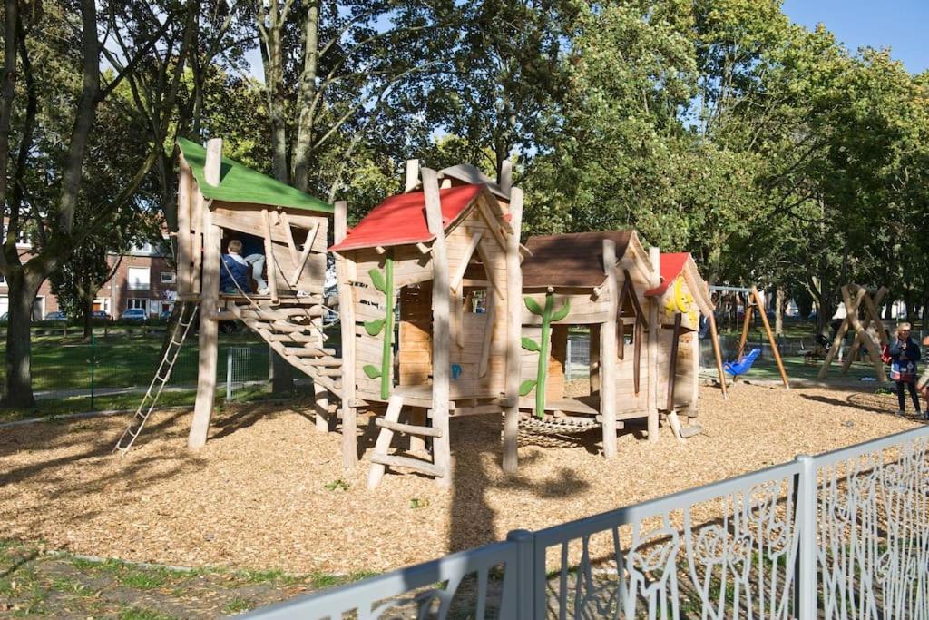gîte 65 m2 200 m gare t-g-v et fac 400 m centre-ville grand parking 250 places gratuit face au logement - Chambres d'hôtes Arras