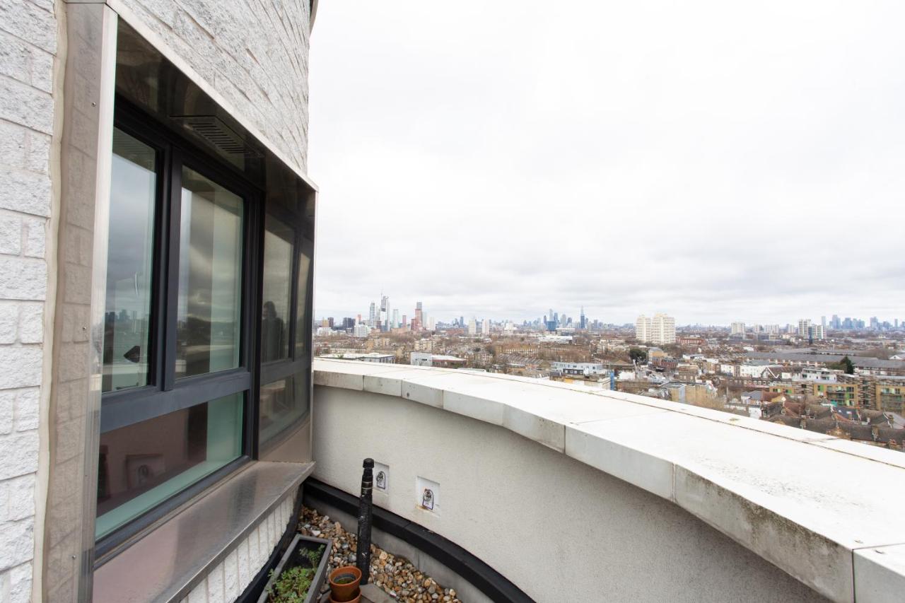 2 Bed 2 Bath Penthouse With Amazing Views with Free Parking - Bed and Breakfast