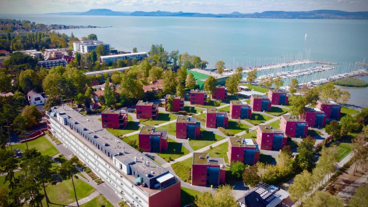 BL LAKESIDE APARTMAN - Chambres d'hôtes Balatonlelle
