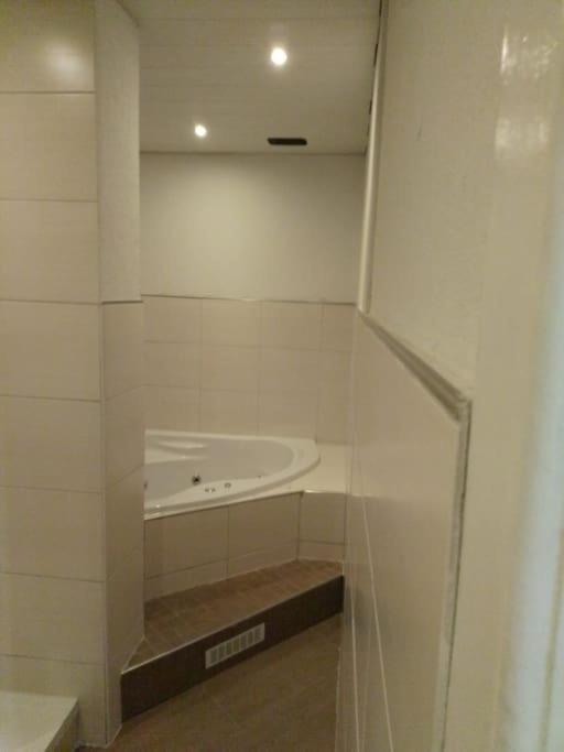 Große PRIVATE SPA WELLNESS Ferienwohnung in KOBLENZ NÄHE ZUM RHEIN - B&B Coblenza