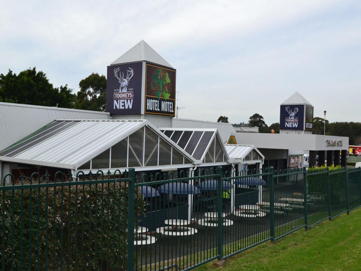 B&B Albion Park - The Oaks Hotel Motel - Bed and Breakfast Albion Park