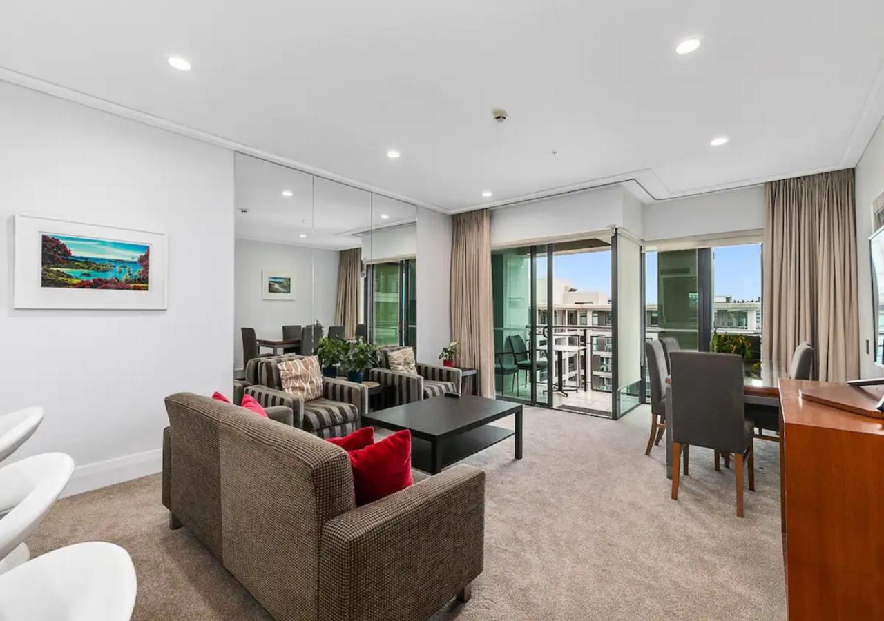 B&B Auckland - Sophisticated Spacious APT w Stunning Harbour View - Bed and Breakfast Auckland