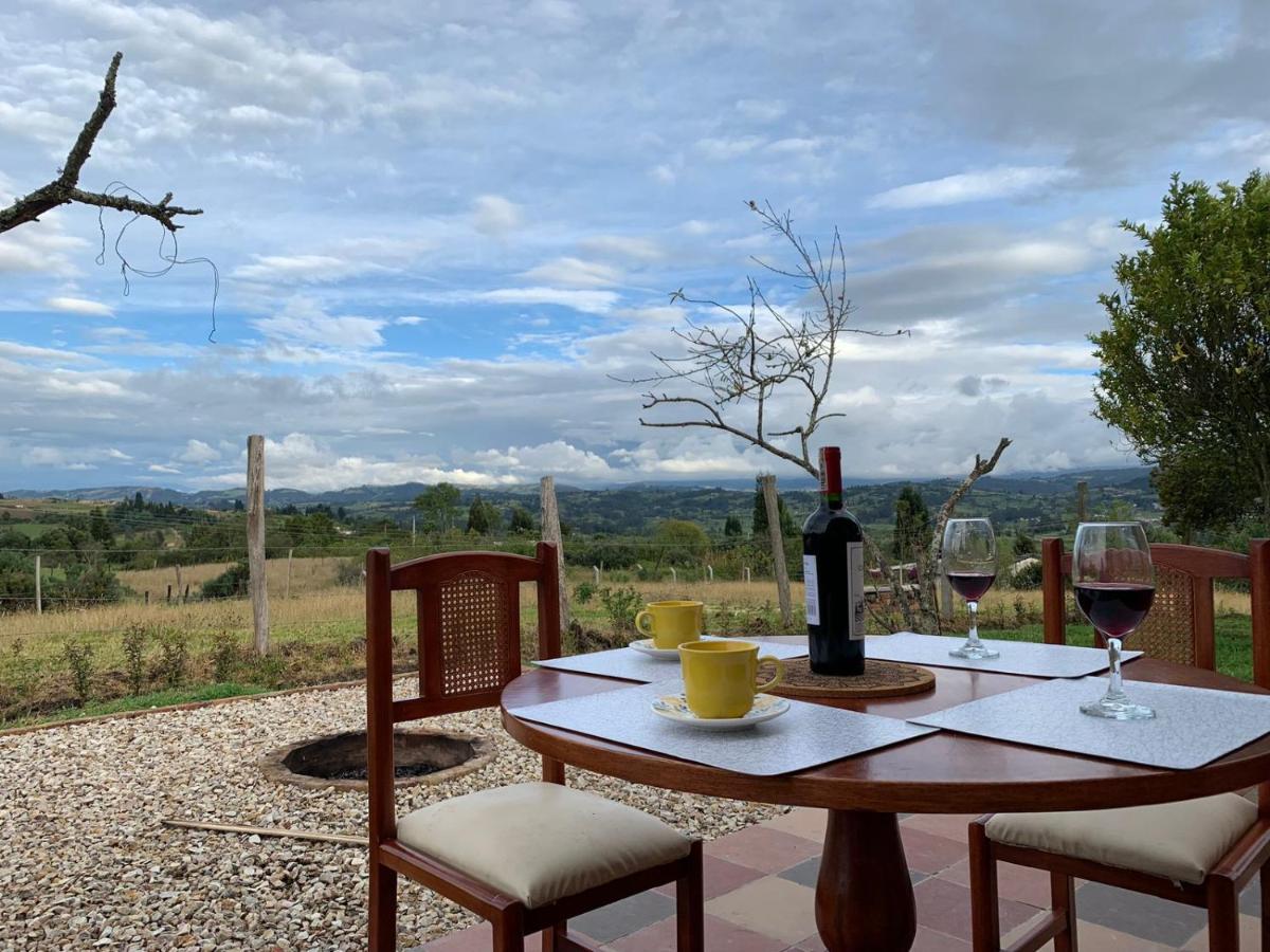 La cabaña, a 15 minutos de Paipa - B&B