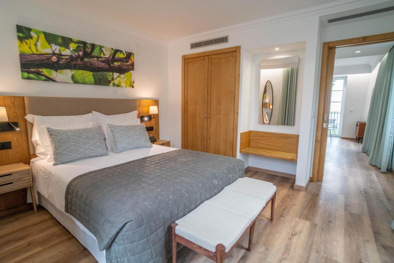 Deluxe King Suite