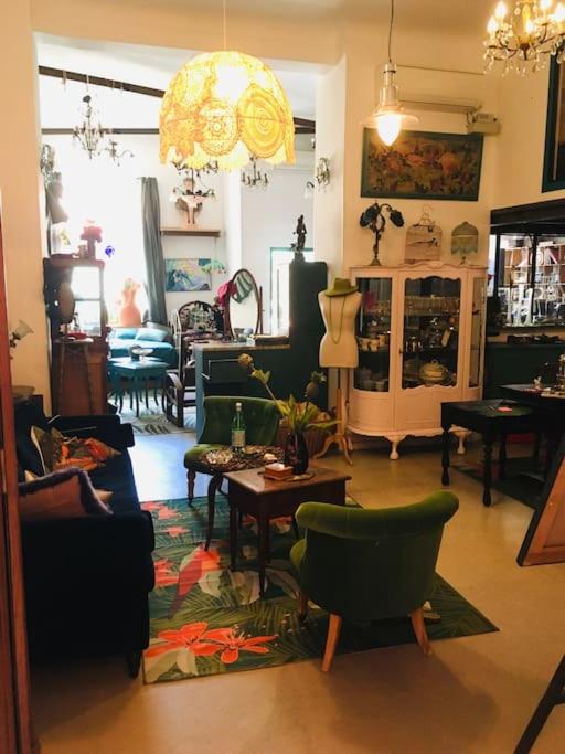 LOFT D ARTISTES AVEC PATIO AU PORT DE NICE - B&B Nizza