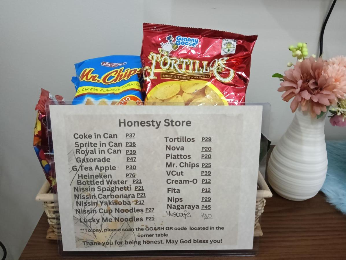 Happy Hans Place in Trees Residences - Bed and Breakfast Manilla