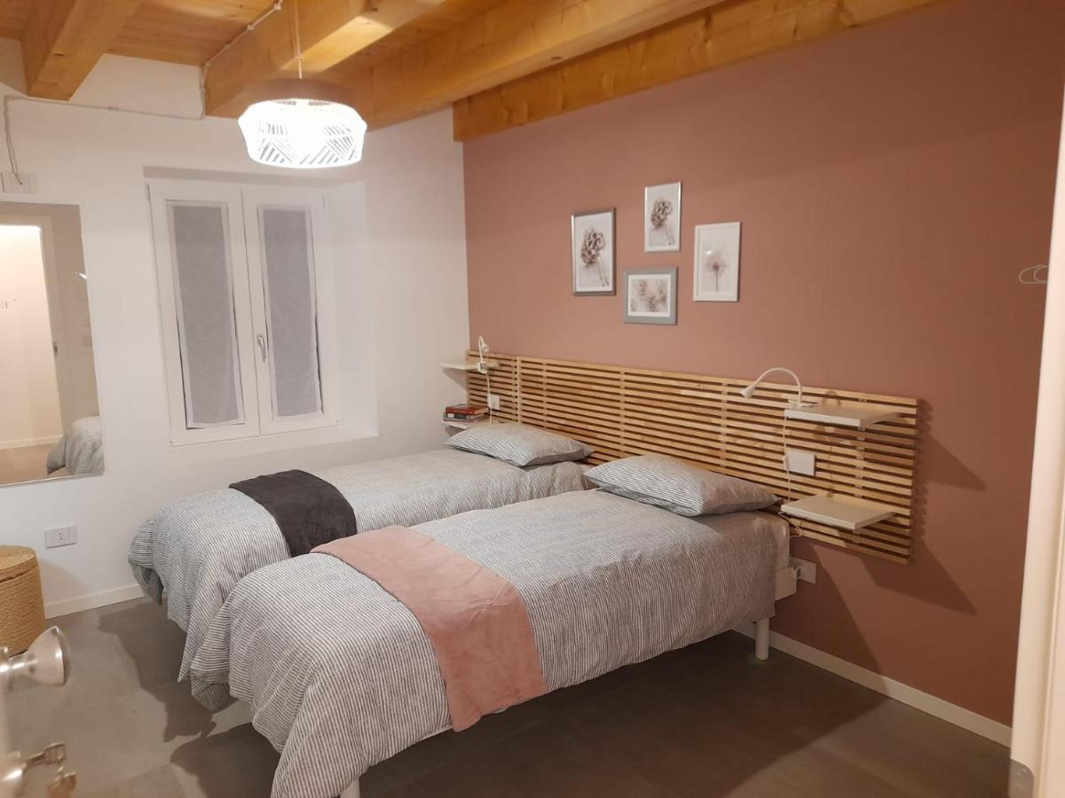 Camera Matrimoniale/Doppia con Letti Singoli con Bagno Privato