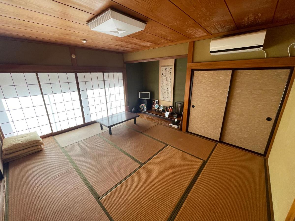 Japanese-Style Room