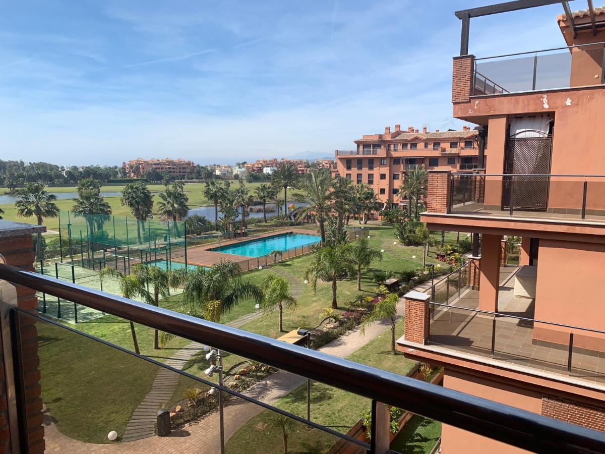 LM APARTAMENTOS PLAYA GRANADA Dos Mares - B&B