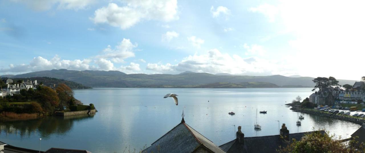 Tegfryn (Sleeps 8), 5*, Sea View, Borth y Gest - B&B