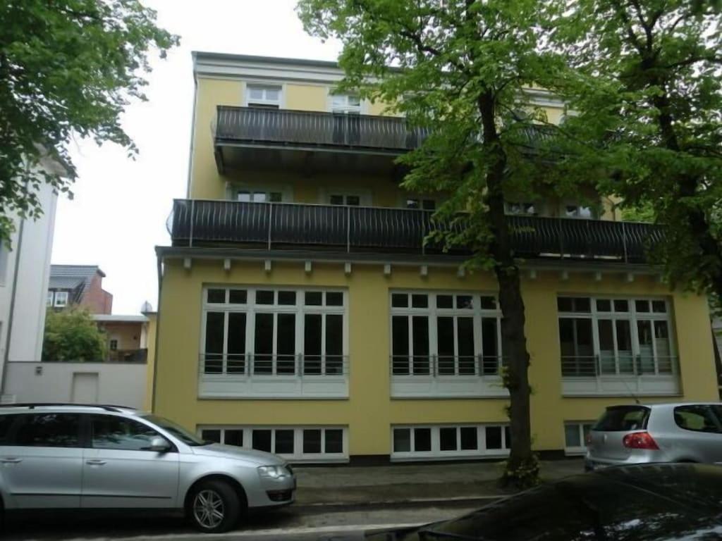 Exclusive FEWO in Warnemünde, 150m to the beach, 2 bathrooms, 2 bedrooms, sauna, WiFi and much more. - B&B