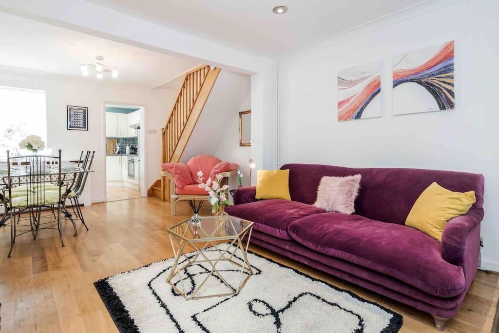 Stunning Victorian 3 Bed House Central Windsor - Chambres d’hôtes