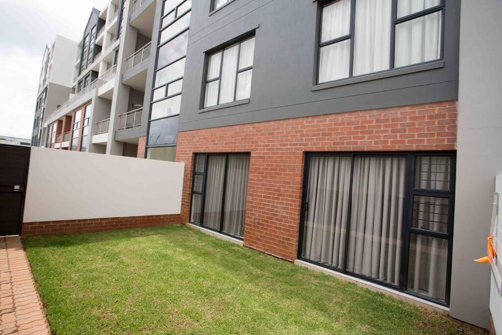 Secured and Fully equipped apartment- E - Ferienwohnung Lombardy East